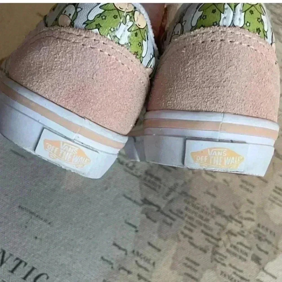 Vans Holiday Unicorn Old Skool V
Sneakers Size 8 - Picture 4 of 6